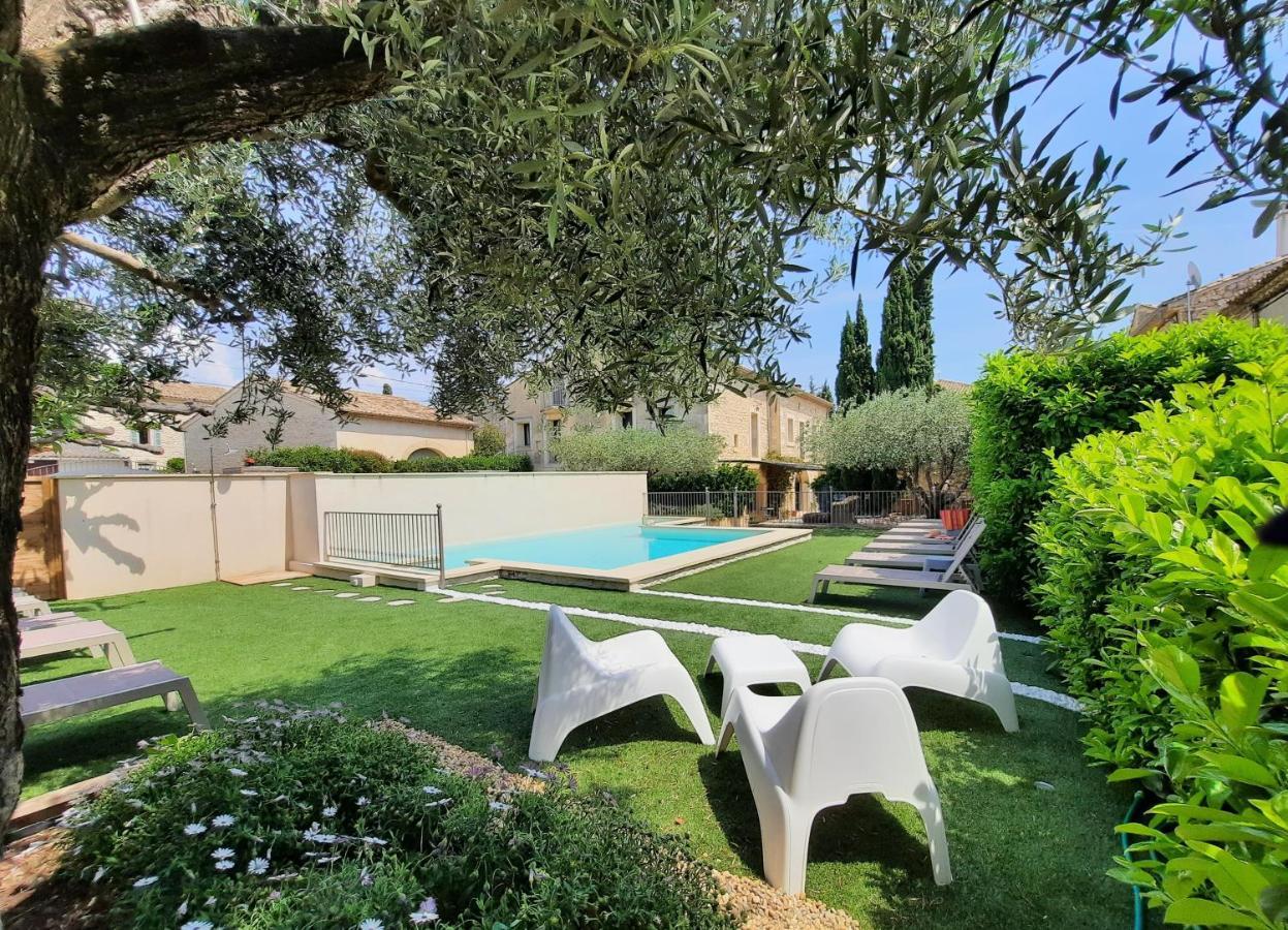 L'Ostal - Bed & Breakfast - Chambres Et Suites De 25 A 40M2 - Spa Saint-Hilaire-dʼOzilhan Exterior foto